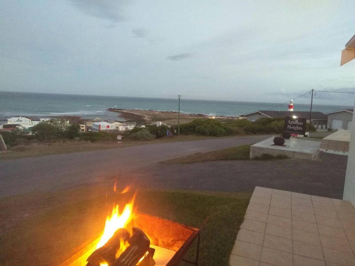 Agulhas Heights Self-Catering Cottages Exteriör bild