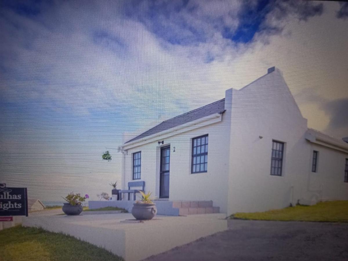 Agulhas Heights Self-Catering Cottages Exteriör bild